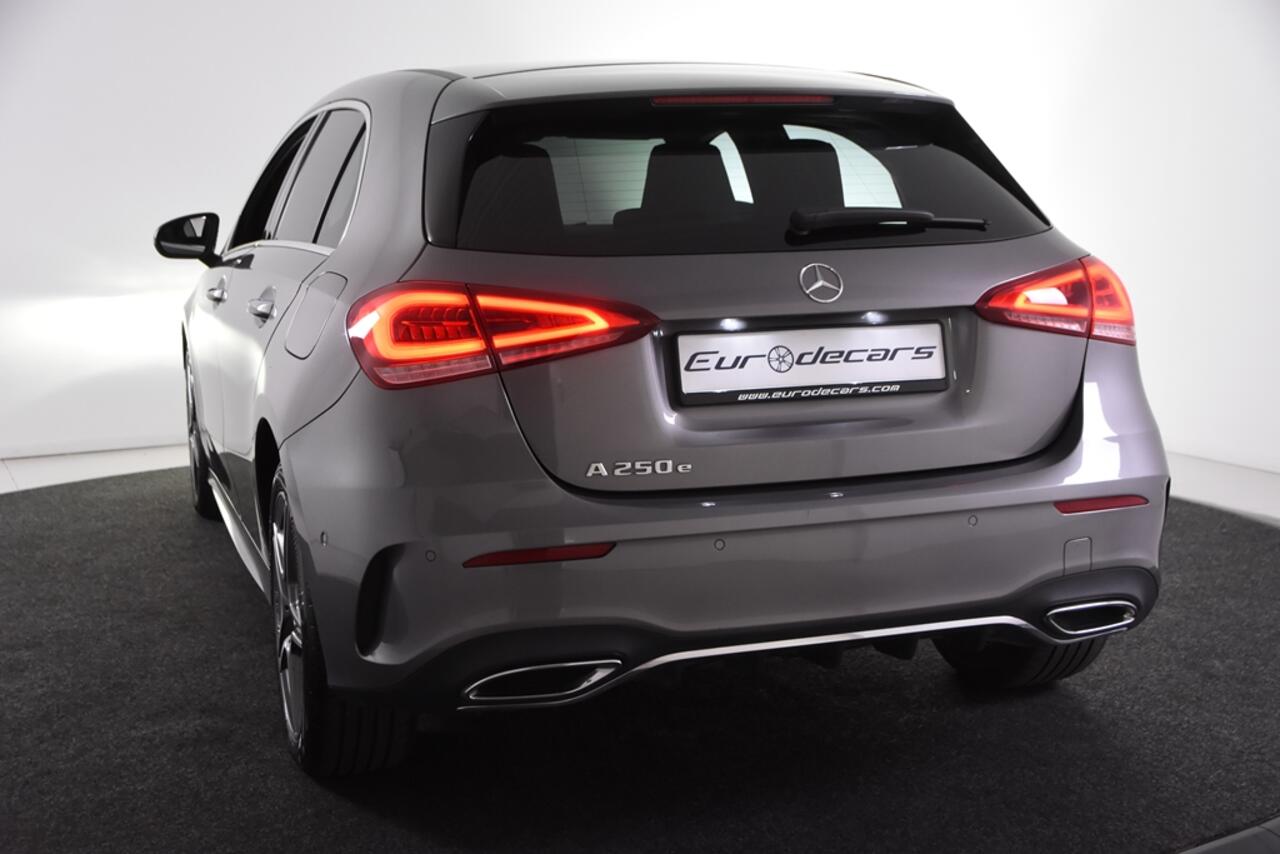 Mercedes-Benz A-KLASSE 250 e AMG Line *1ste Eigenaar*Ambiente*Stoelverwarming*Standkachel*