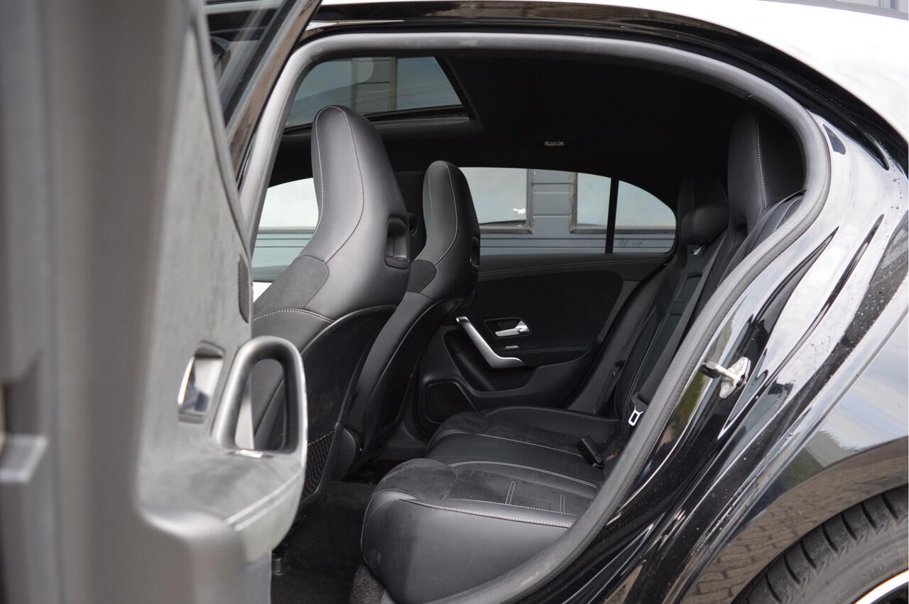 Mercedes-Benz A-KLASSE 180 Business Solution AMG | PANO | CAMERA | SFEERVERLICHTING |
