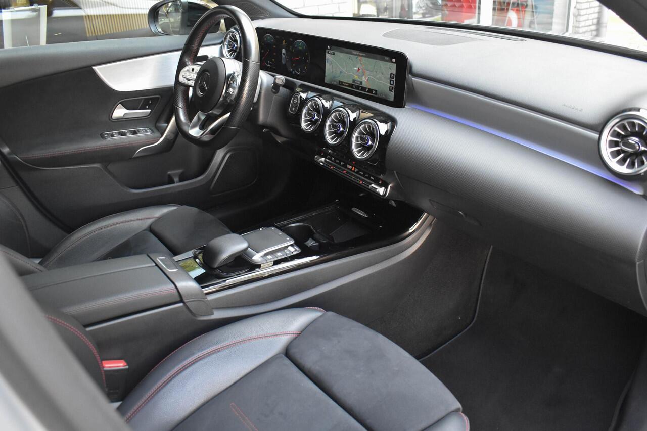 Mercedes-Benz A-KLASSE 180 Business Solution AMG Sfeerverlicht