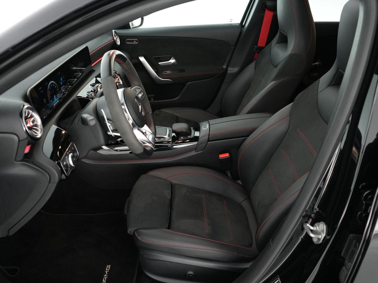 Mercedes-Benz A-KLASSE 45S AMG 420pk 4MATIC+ Premium Plus |Aero pakket|panoramadak|Burmester|memory|Apple Carplay|stoelverwarming|ambient light|draadloos laden|achteruitrijcamera|