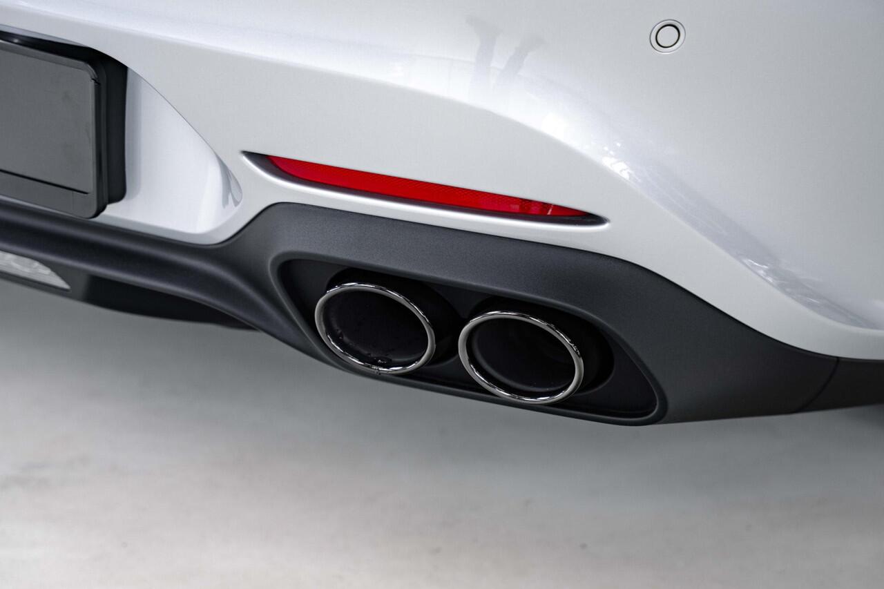 Mercedes-Benz AMG-GT 4.0 Premium | Exclusive interior | Achteras besturing | Keramische Remmen |