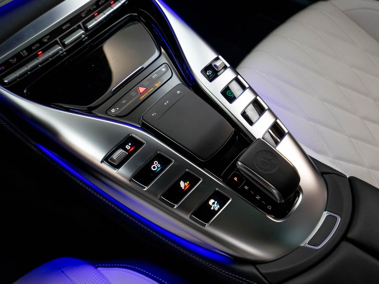 Mercedes-Benz AMG-GT 4-Door Coupe AMG 43 4MATIC+ Premium Plus | Spectraalblauw Magno | Carbonpakket | Night | Nappa