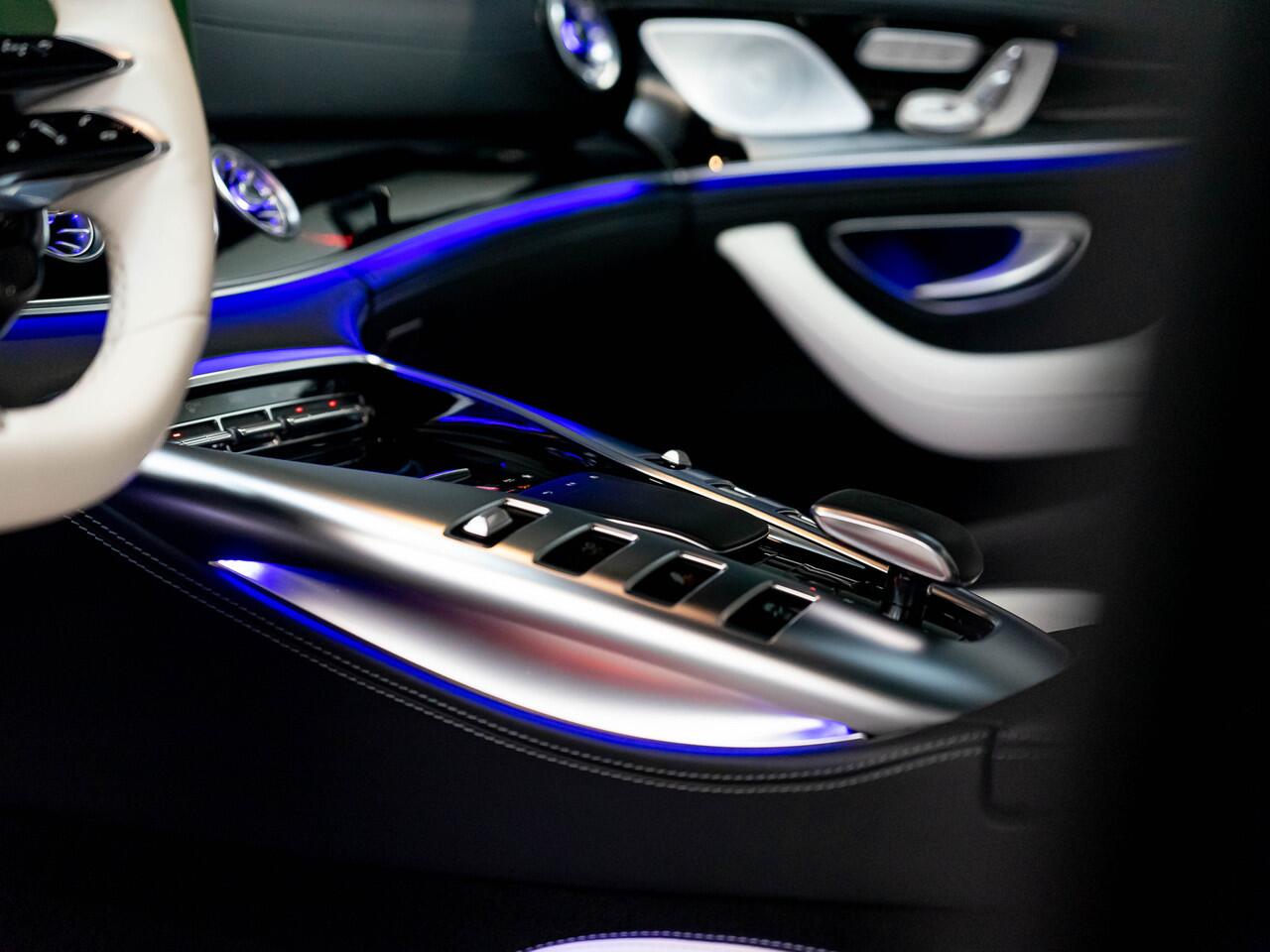 Mercedes-Benz AMG-GT 4-Door Coupe AMG 43 4MATIC+ Premium Plus | Spectraalblauw Magno | Carbonpakket | Night | Nappa