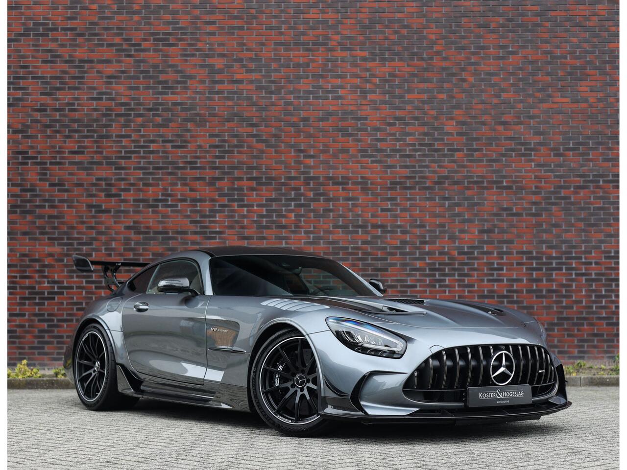 mercedes-benz-amg-gt-4.0-black-seri