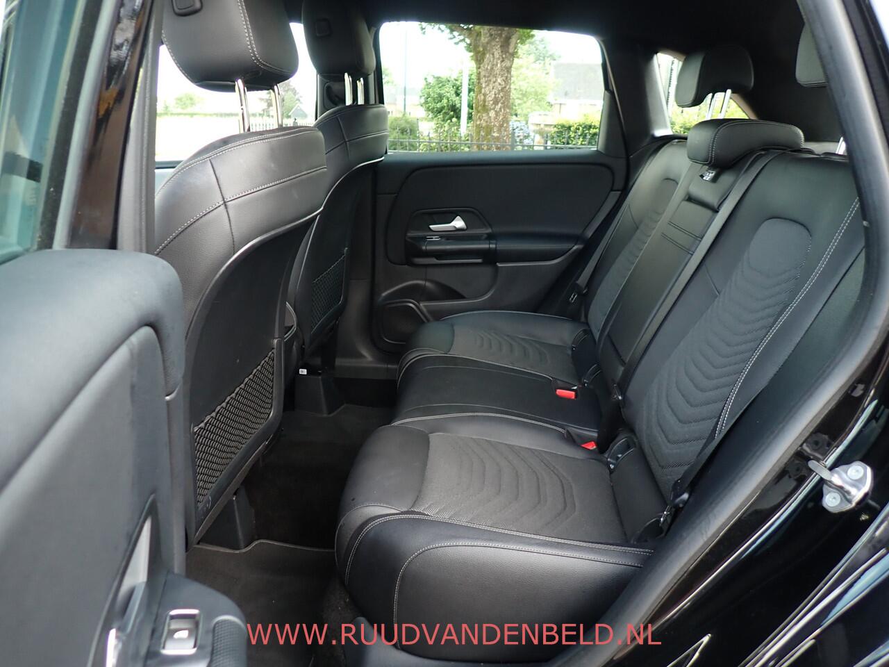 Mercedes-Benz B-KLASSE 180D AUT. SPORTLEER/CAMERA/CARPLAY/DAB/NAVI