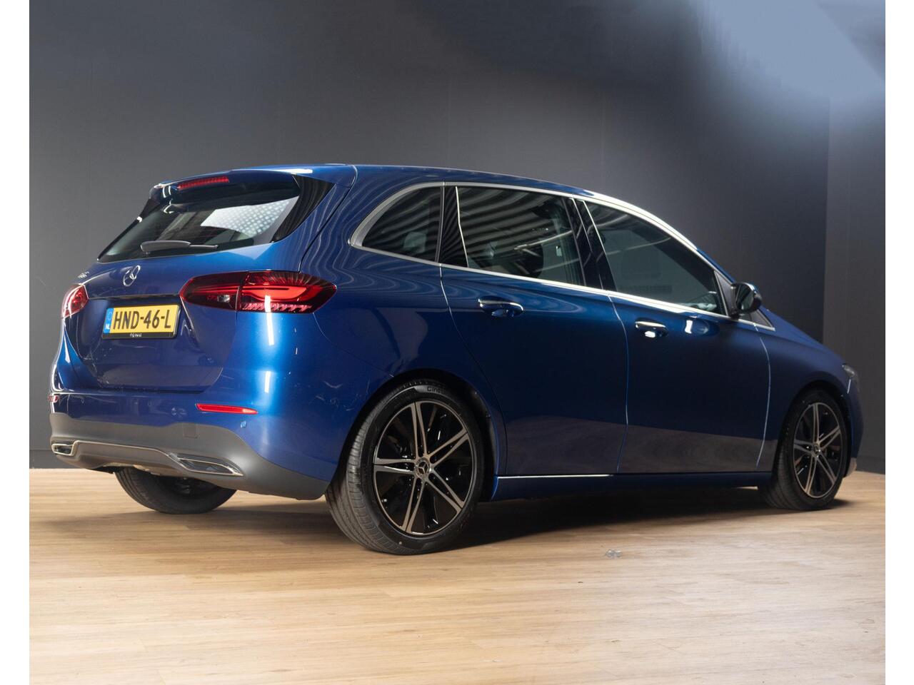 Mercedes-Benz B-KLASSE 180 Star Edition Luxury Line Panorama dak