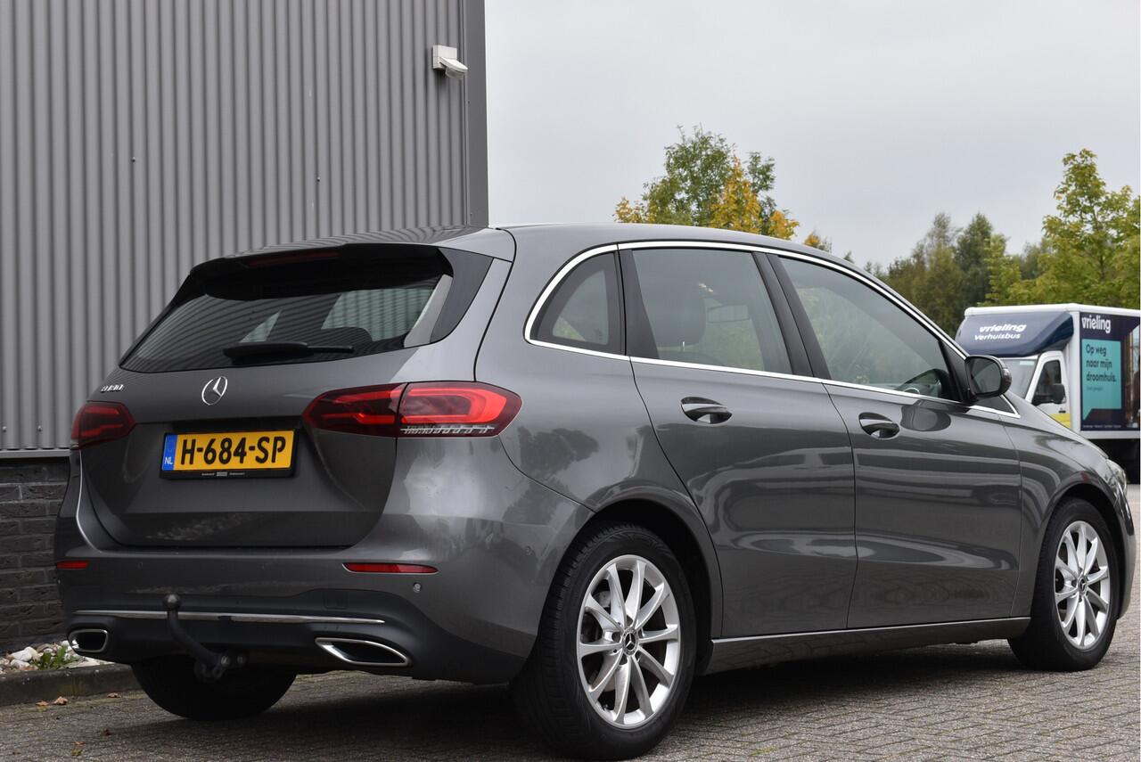 Mercedes-Benz B-KLASSE 180 Premium Automaat, Widescreen, Stoelverwarming, Sportstoelen, Navi