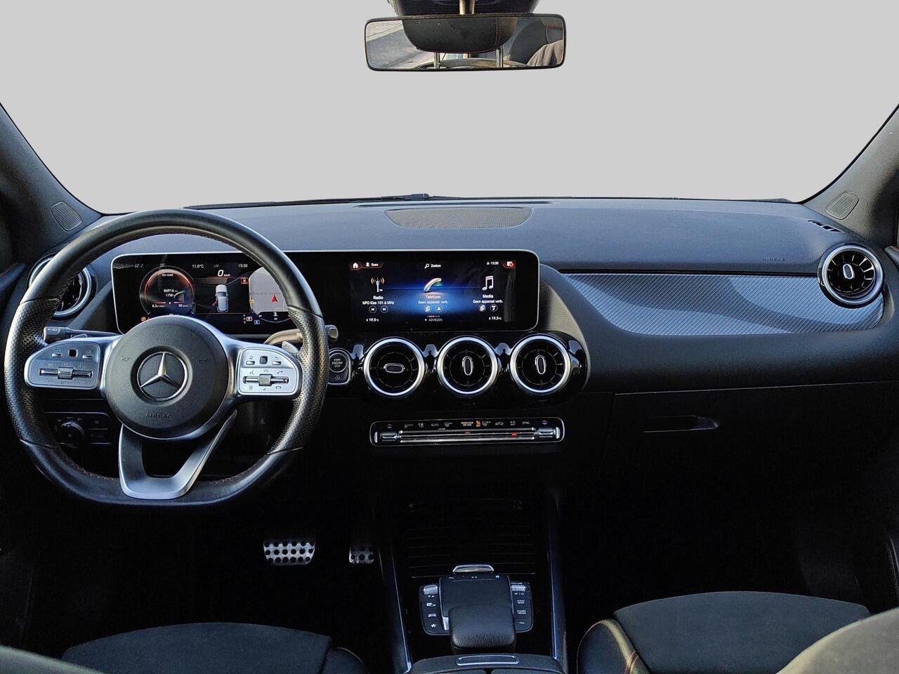 Mercedes-Benz B-KLASSE 180 Business Solution AMG | AMG Styling | Sfeerverlichting | Voorstoelen verwarmd