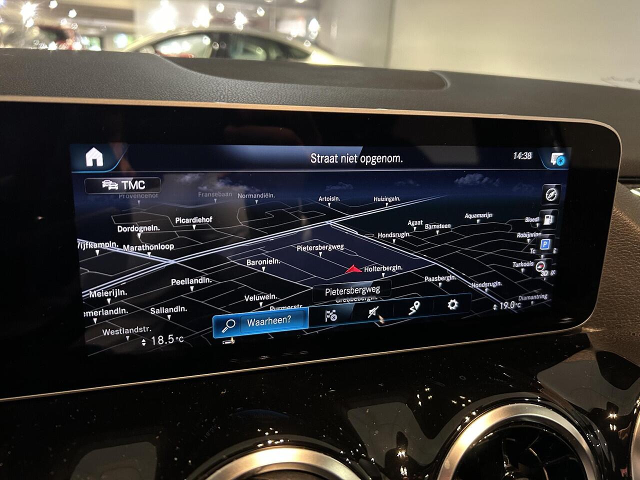 Mercedes-Benz B-KLASSE 200 Business Solution AMG | Trekhaak | Stoelverwarming | Navigatie | Achteruitrijcamera