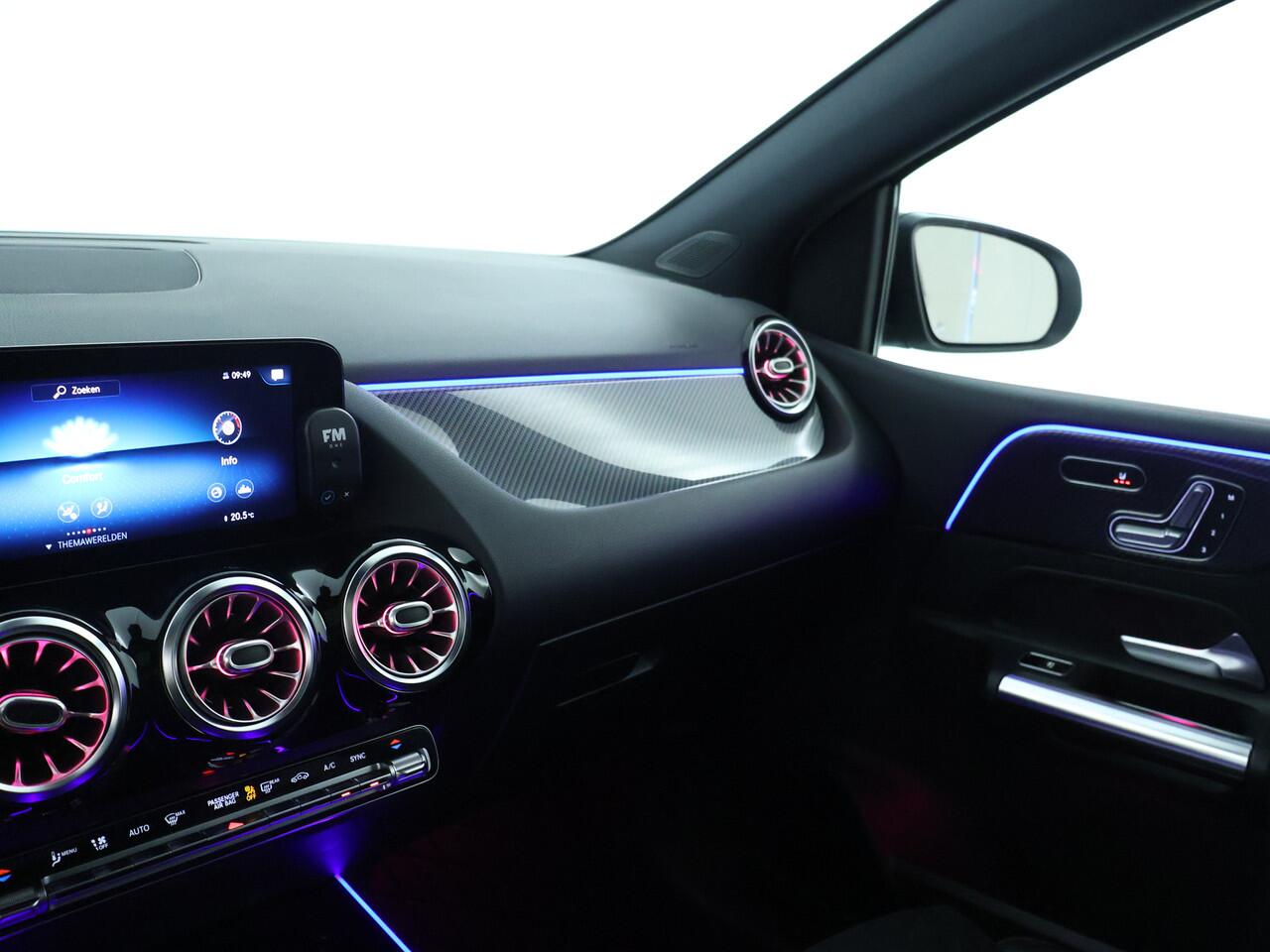 Mercedes-Benz B-KLASSE 200 Business Solution AMG AMG Line | Night Pakket | Panorama Schuif-Kanteldak | Memory voorstoelen | Sfeerverlichting. Inclusief 24 maanden MB Certified garantie voor Europa.