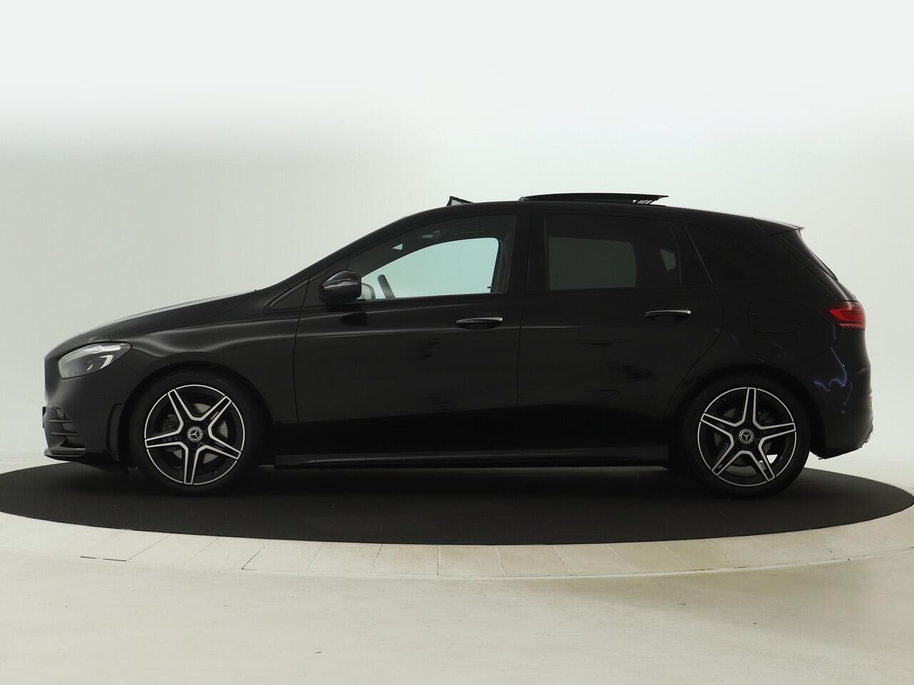 Mercedes-Benz B-KLASSE 200 AMG Line | Panoramadak | Distronic | Trekhaak | Inclusief 24 maanden MB Certified garantie voor Europa.