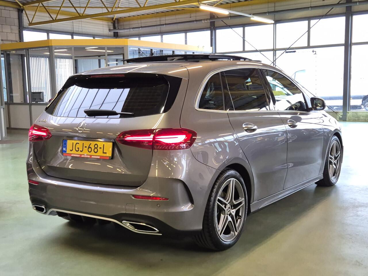 Mercedes-Benz B-KLASSE 180 AMG Line -136pk- Automaat | Panorama dak | Rijklaarprijs incl. 1 jaar Bovag garantie