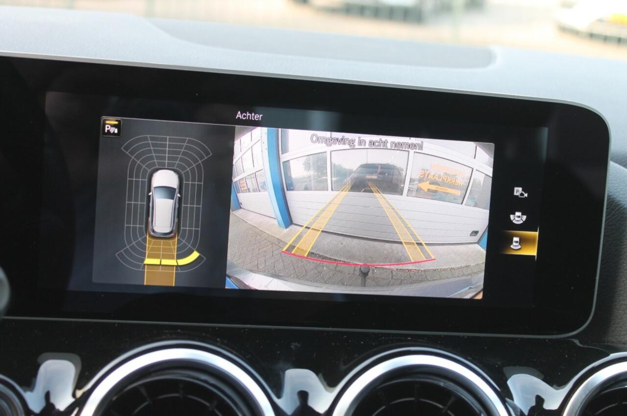 Mercedes-Benz B-KLASSE 180 BUS. SOL. AMG Automaat / Afn. Trekhaak /