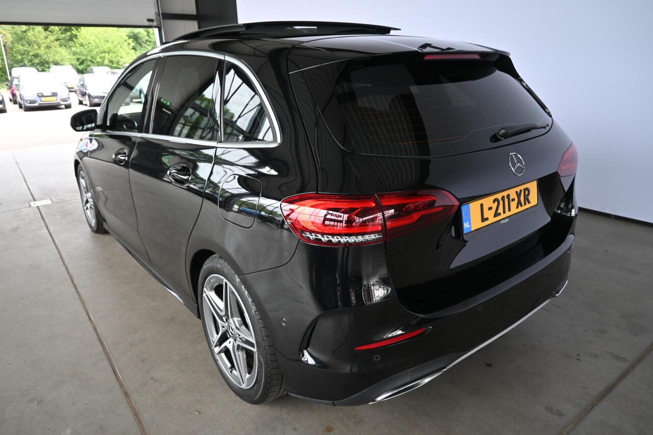 Mercedes-Benz B-KLASSE 180 Business Solution AMG Automaat Navigatie Panoramadak Rijklaarprijs Inruil Mogelijk!