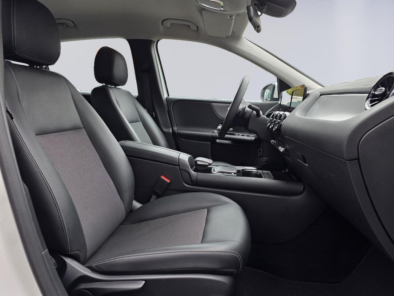 Mercedes-Benz B-KLASSE 250 e Business Solution Luxury Limited /Apple Carplay/Parkeersens. rondom/Stoelverw./Climate&Cruise Contr./DAB+/Half leder/17''/(MET GARANTIE*)