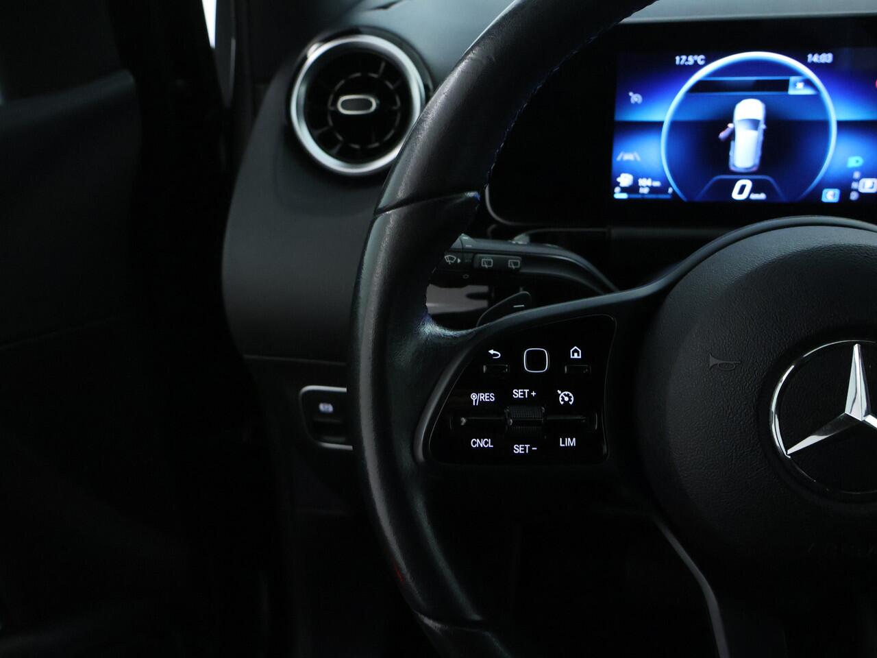 Mercedes-Benz B-KLASSE 180 Advantage Achteruitrijcamera | Ledkoplampen | EASY PACK achterklep | Navigatiesysteem met harde schijf. Inclusief 24 maanden MB Certified garantie voor Europa.