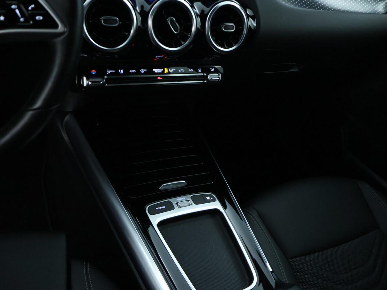 Mercedes-Benz B-KLASSE 250 e Plug-In Hybride | Trekhaak | Ledkoplampen | Stuur en Stoelverwarming | 11kW Laden | Achteruitrijcamera | Inclusief 24 maanden MB Certified garantie voor Europa.