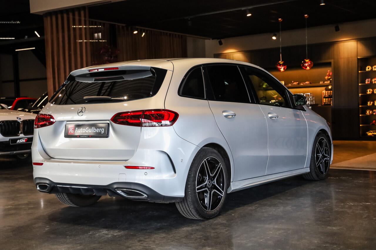 Mercedes-Benz B-KLASSE 180 Business Solution AMG Sportstoelen Leder, Camera, MBUX, Night/ Spiegel/ Ambiente/ Design/ Seat Comfort pakket, Agility Control, Digitaal Dashboard, DAB, Lmv 18''