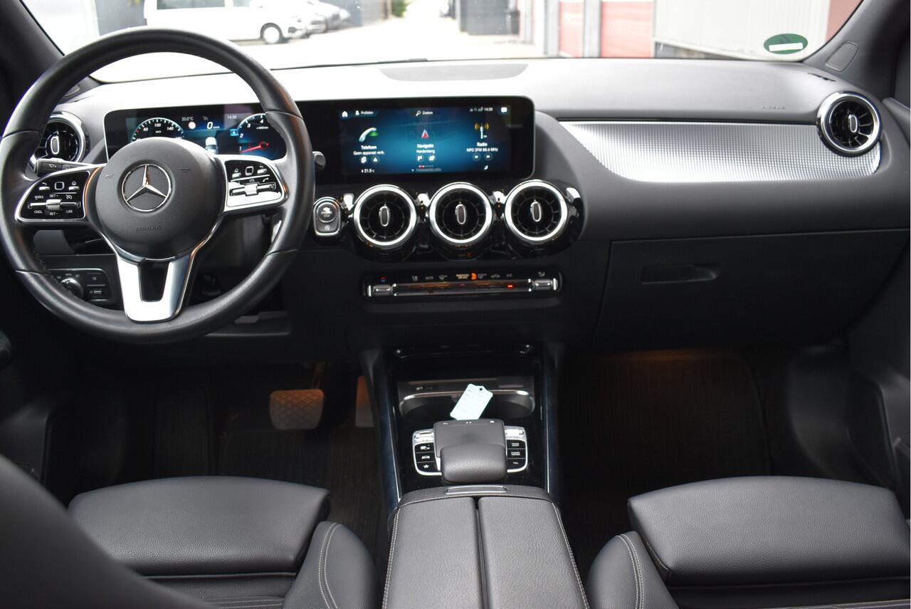 Mercedes-Benz B-KLASSE 180 Premium Automaat, Widescreen, Stoelverwarming, Sportstoelen, Navi