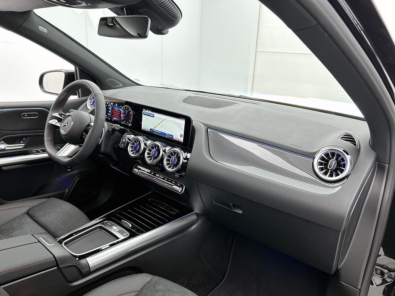 Mercedes-Benz B-KLASSE 180 Business Solution AMG | Nightpakket | Trekhaak | Panoramaschuifdak | Stoelverwarming voor | Multibeam LED | Smartphone integratie | EASY PACK achterklep | Keyless-Go comfortpakket |