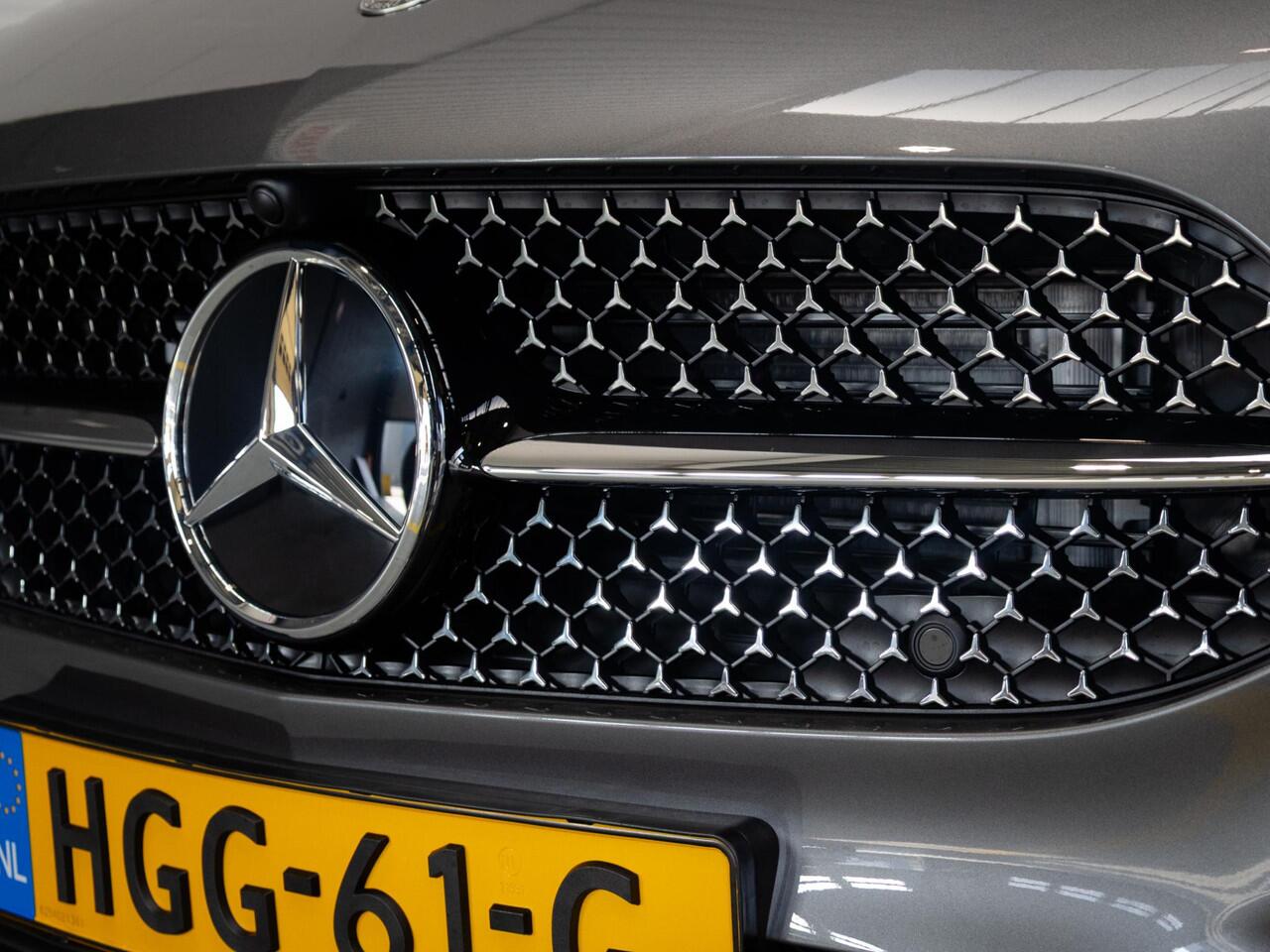 Mercedes-Benz B-KLASSE 180 Star Edition AMG Line Panorama dak | Trekhaak