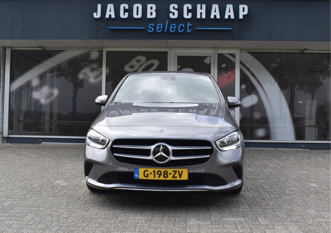 Mercedes-Benz B-KLASSE 180 Business Solution Automaat / Airco / Camera / Navigatie / Lane assist / Cruise