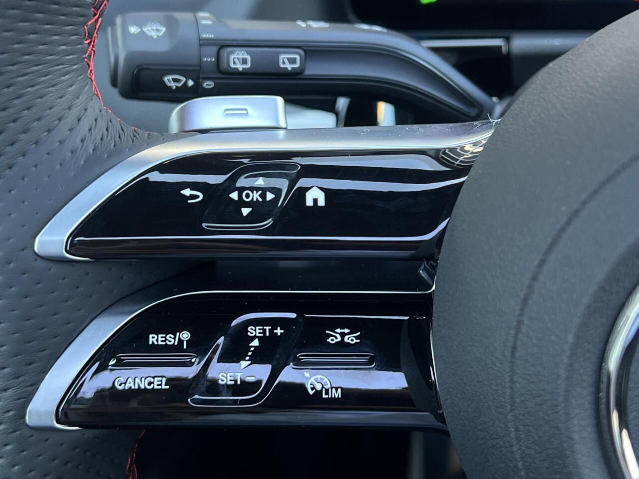 Mercedes-Benz B-KLASSE 180 Star Edition AMG LIMITED | Night Pakket | Panoramadak | Trekhaak | Apple CarPlay | Android Auto | Sfeerverlichting | Stoelverwarming | Achteruitrijcamera | Elektrisch inklapbare buitenspiegels