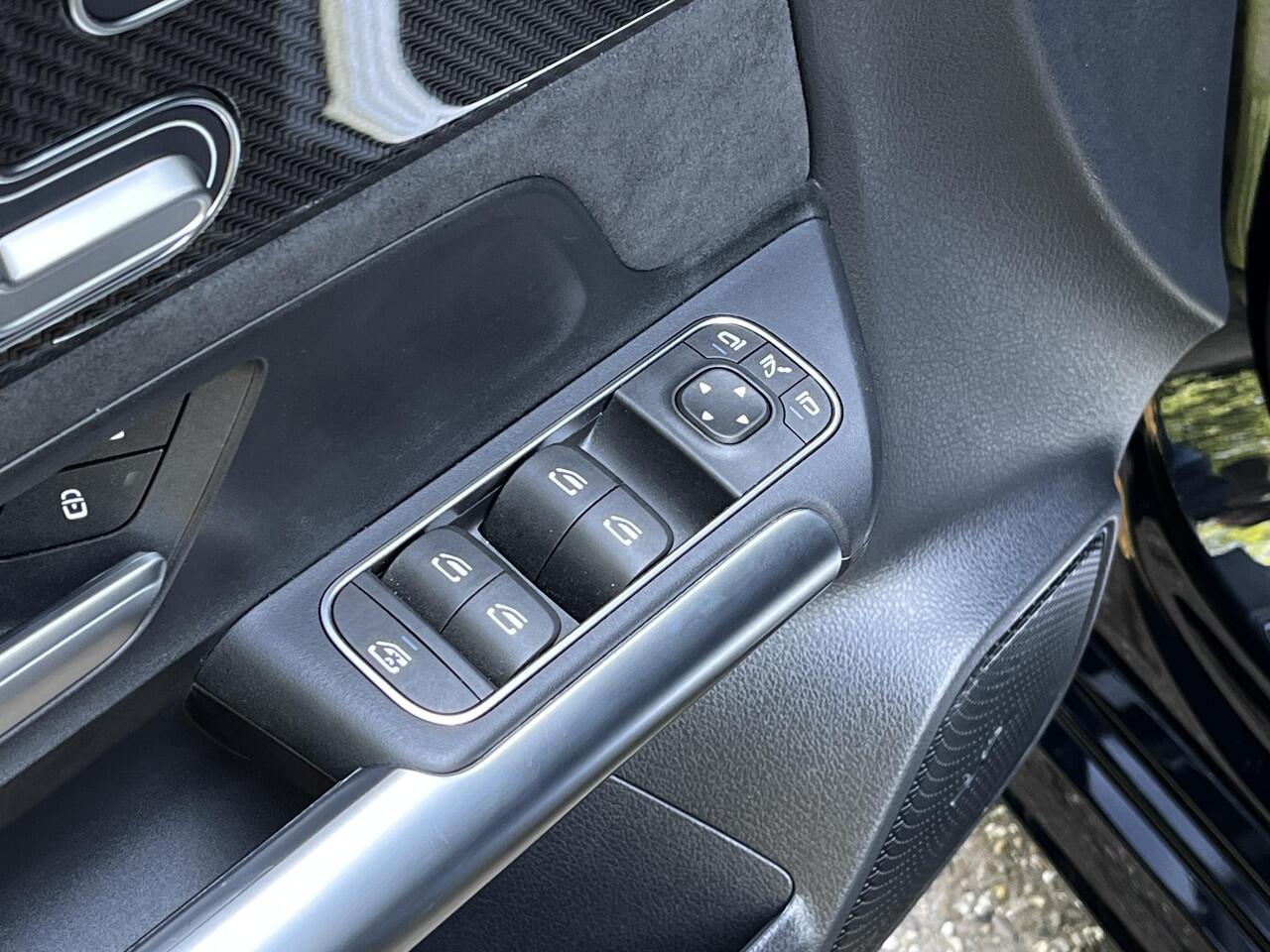 Mercedes-Benz B-KLASSE 180 AMG Line | Premium PLUS | Nightpakket | Panoramadak | 360° Camera | Memorystoelen verwarmd | Head-up Display | Sfeerverlichting