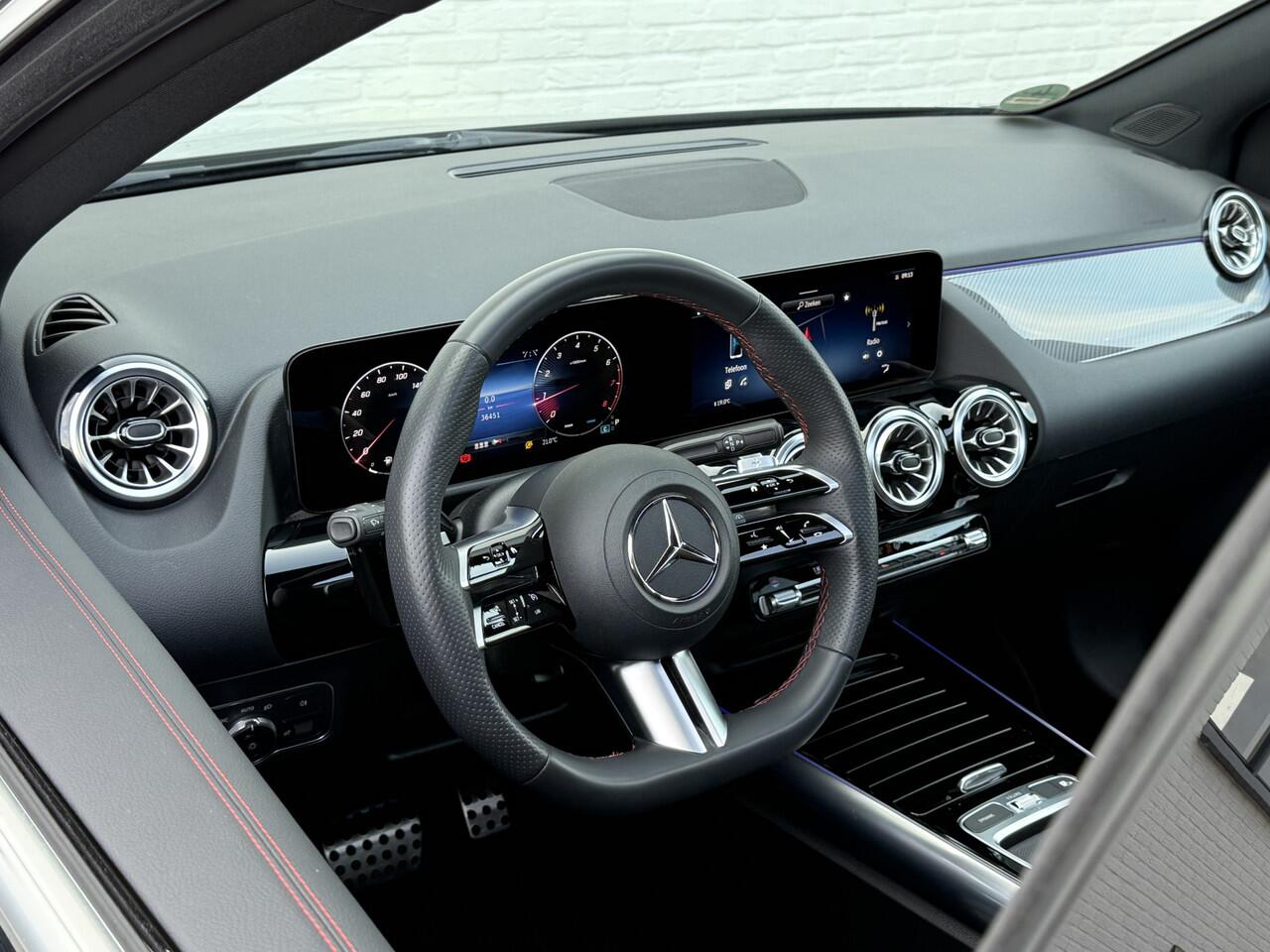 Mercedes-Benz B-KLASSE 200 AMG Line | Pano | Trekhaak | Memory | Camera | LED | DAB+