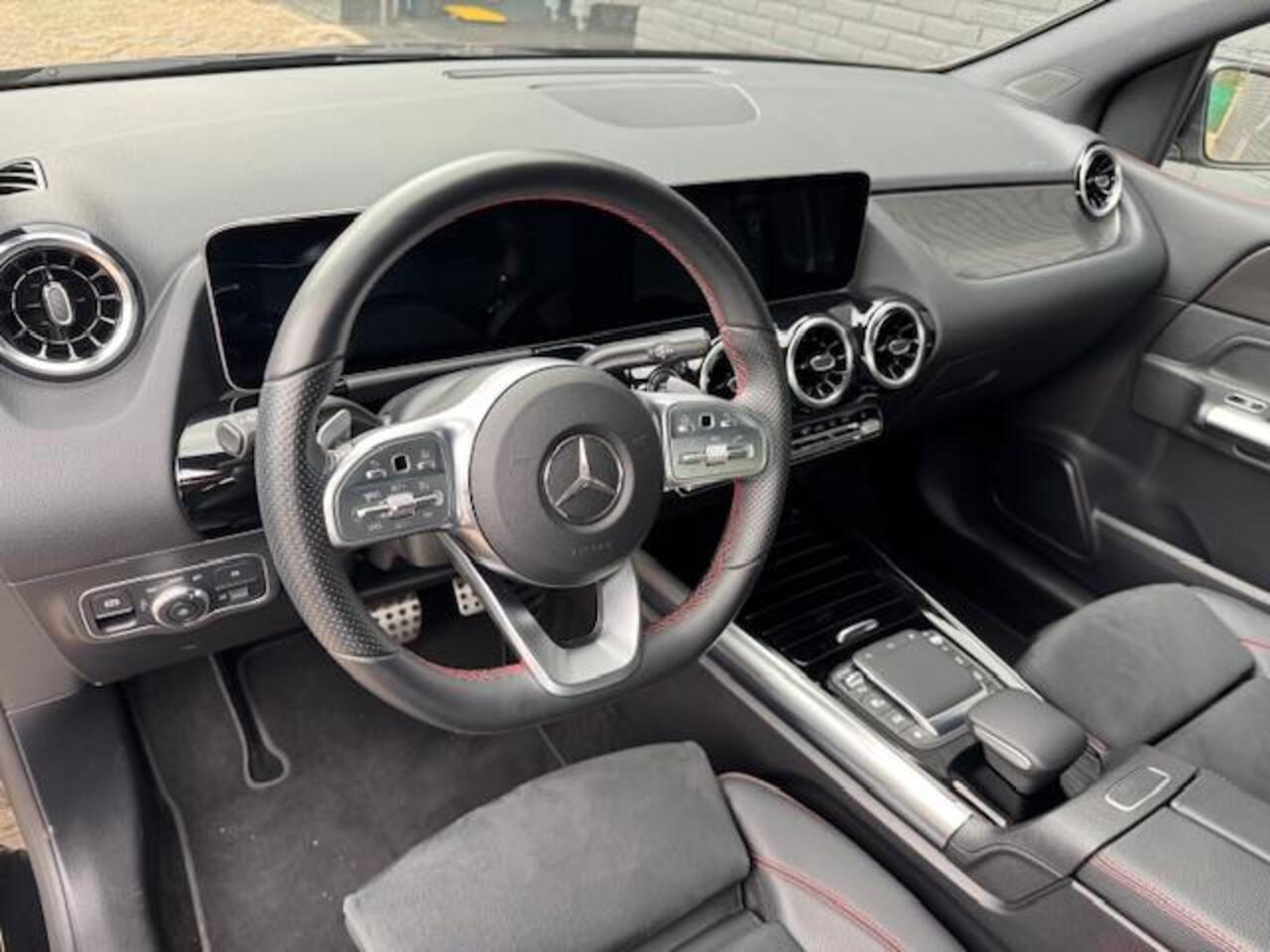 Mercedes-Benz B-KLASSE 180 Business Solution AMG I INCL. ¤ 850,00 AFL.KOSTEN + BOVAG GARANTIE