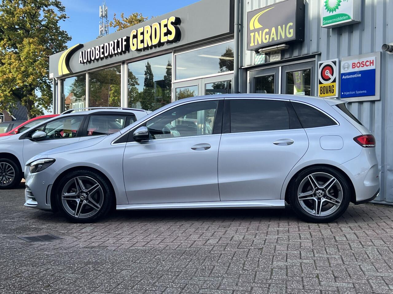 Mercedes-Benz B-KLASSE 180 Business Solution AMG. | NW STAAT | FULL LED | CAMERA | ELEKT KOFFER |