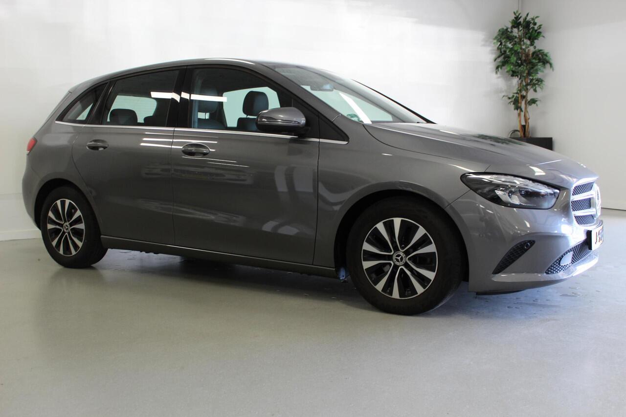Mercedes-Benz B-KLASSE 180d Business Solution | CARPLAY | LED-KOPL | CAMERA | 16'LMV | NAVIGATIE | TREKHAAK | PDC-A |