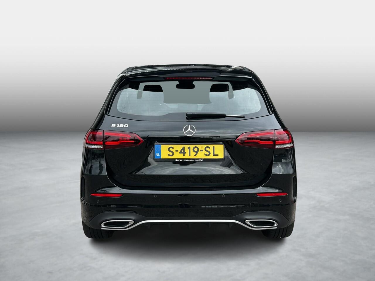 Mercedes-Benz B-KLASSE 180 AMG Line | Achteruitrijcamera | Widescreen | Stoelverwarming