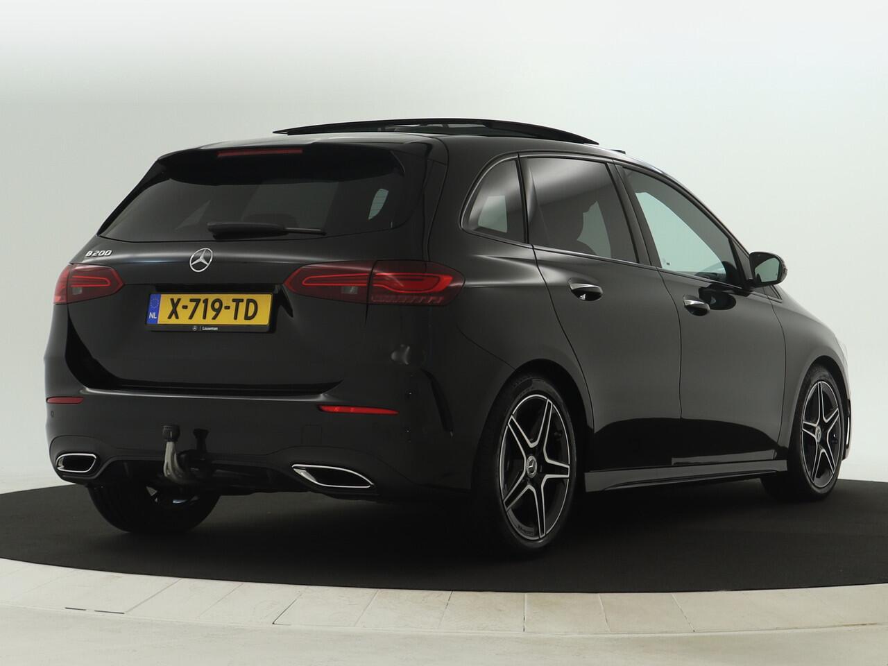 Mercedes-Benz B-KLASSE 200 AMG Line | Panoramadak | Distronic | Trekhaak | Inclusief 24 maanden MB Certified garantie voor Europa.