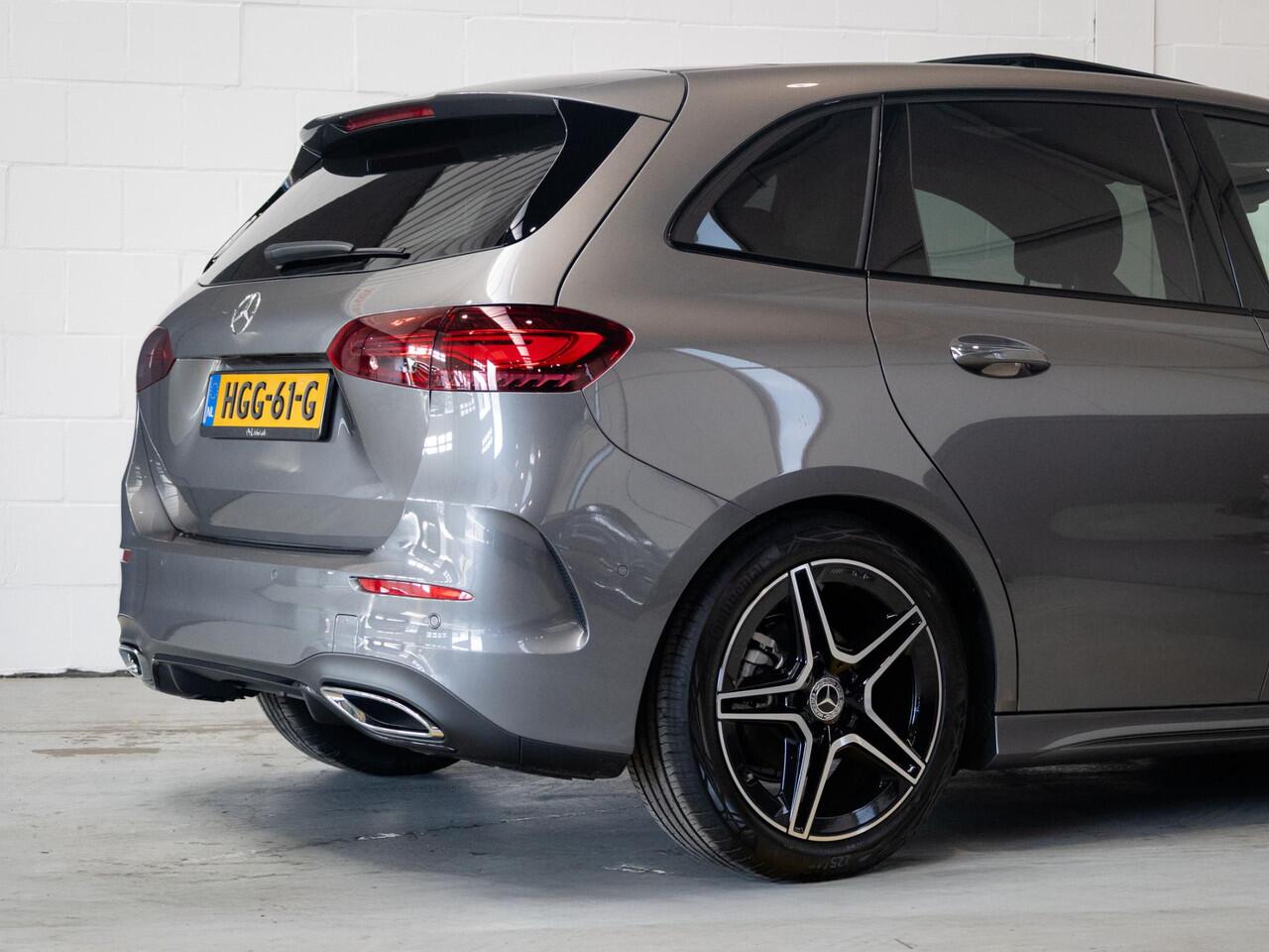 Mercedes-Benz B-KLASSE 180 Star Edition AMG Line Panorama dak | Trekhaak