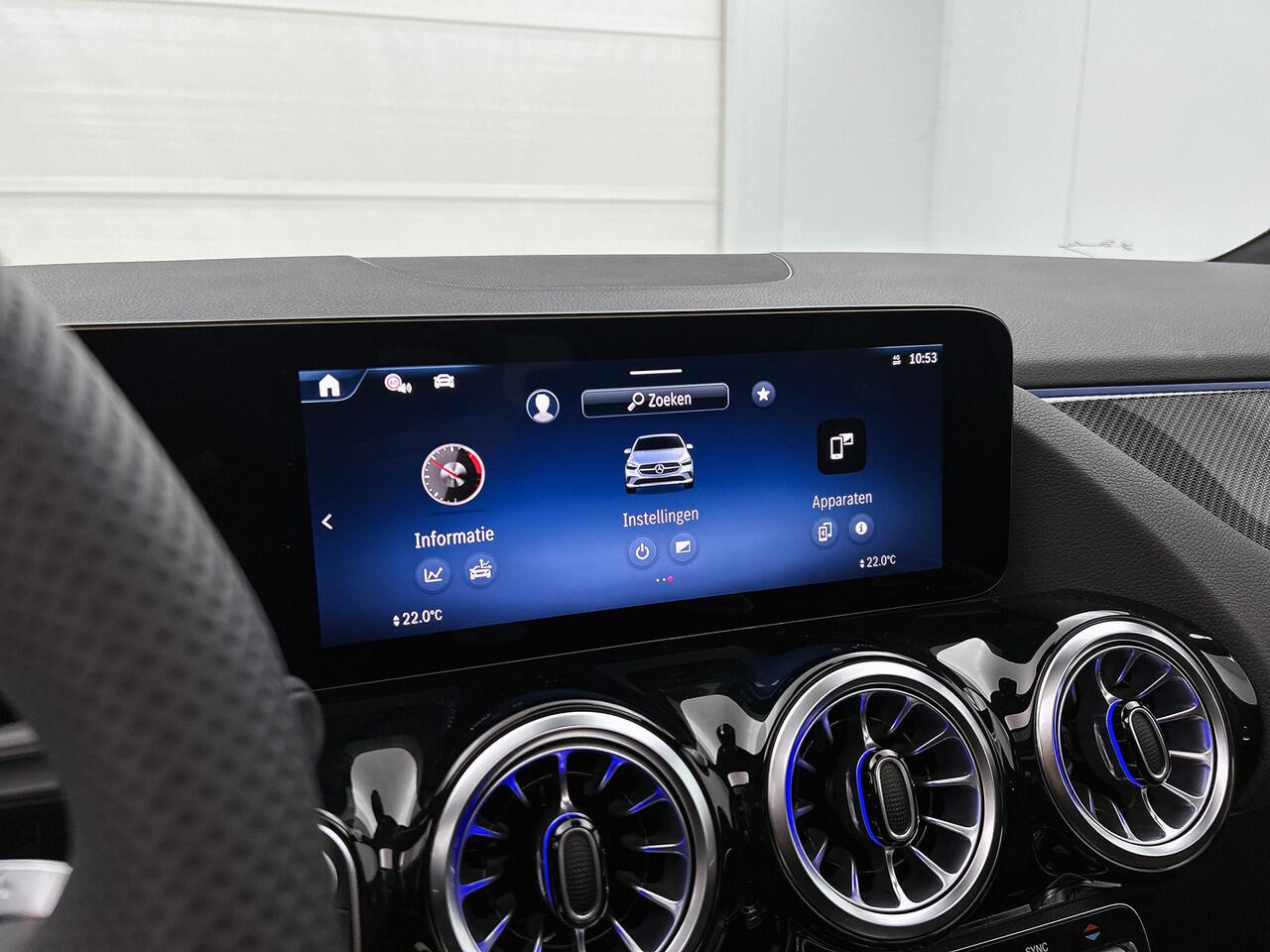 Mercedes-Benz B-KLASSE 180 Business Solution AMG | Nightpakket | Smartphone integratie | Panoramaschuifdak | Stoelverwarming voor | EASY PACK achterklep | Keyless-Go comfortpakket | MULTIBEAM LED |