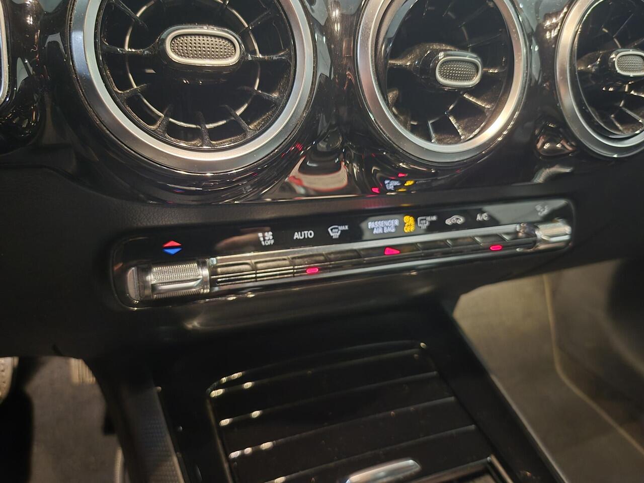 Mercedes-Benz B-KLASSE 180 Business Solution | Navigatie | Achteruitrijcamera | Climate control