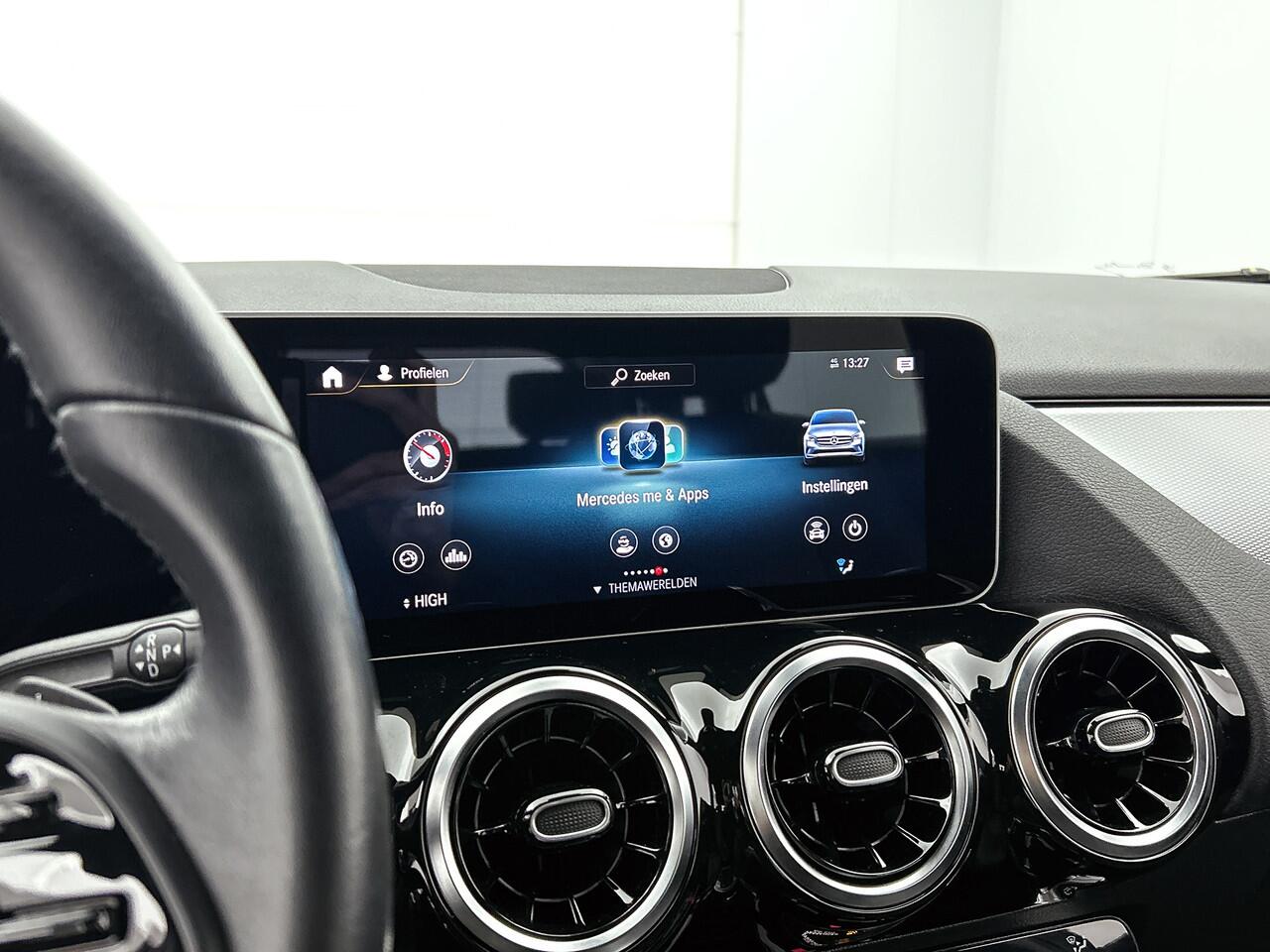 Mercedes-Benz B-KLASSE 180 Advantage Trekhaak | Ledkoplampen | Achteruitrijcamera | Easy-Pack Achterklep | Licht- en zicht pakket. Inclusief 24 maanden MB Certified garantie voor Europa.