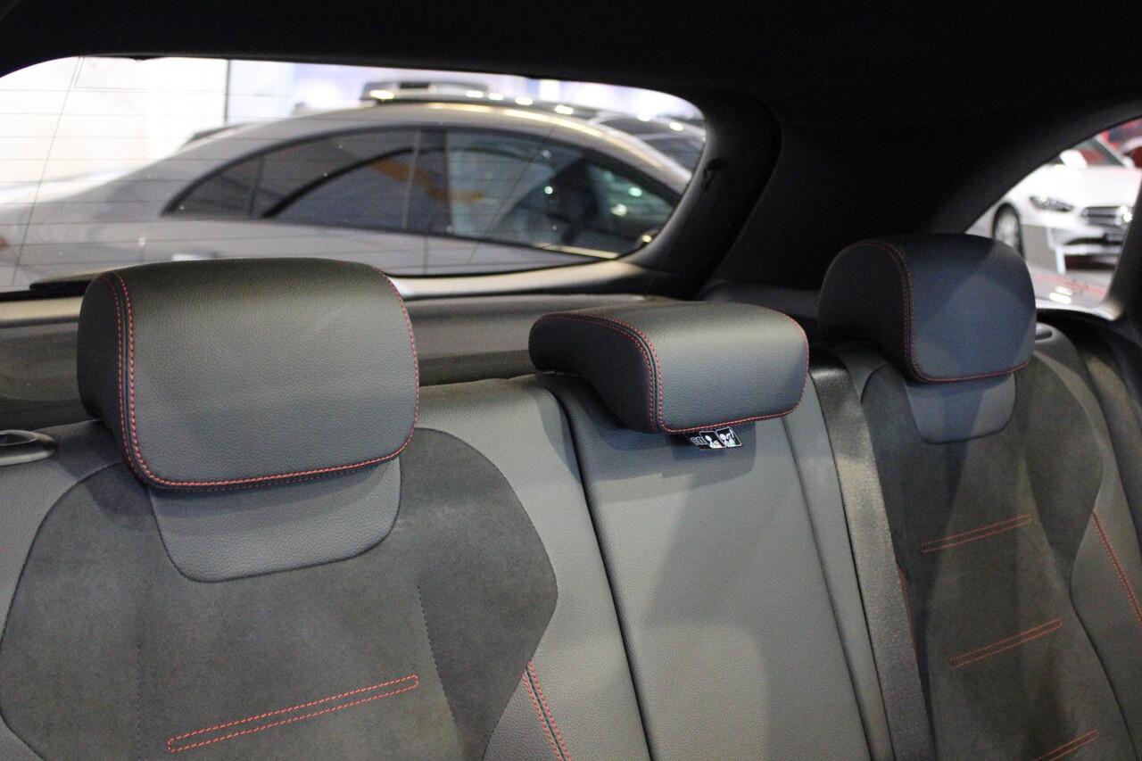 Mercedes-Benz B-KLASSE 180 AMG Line Panorama dak | Trekhaak