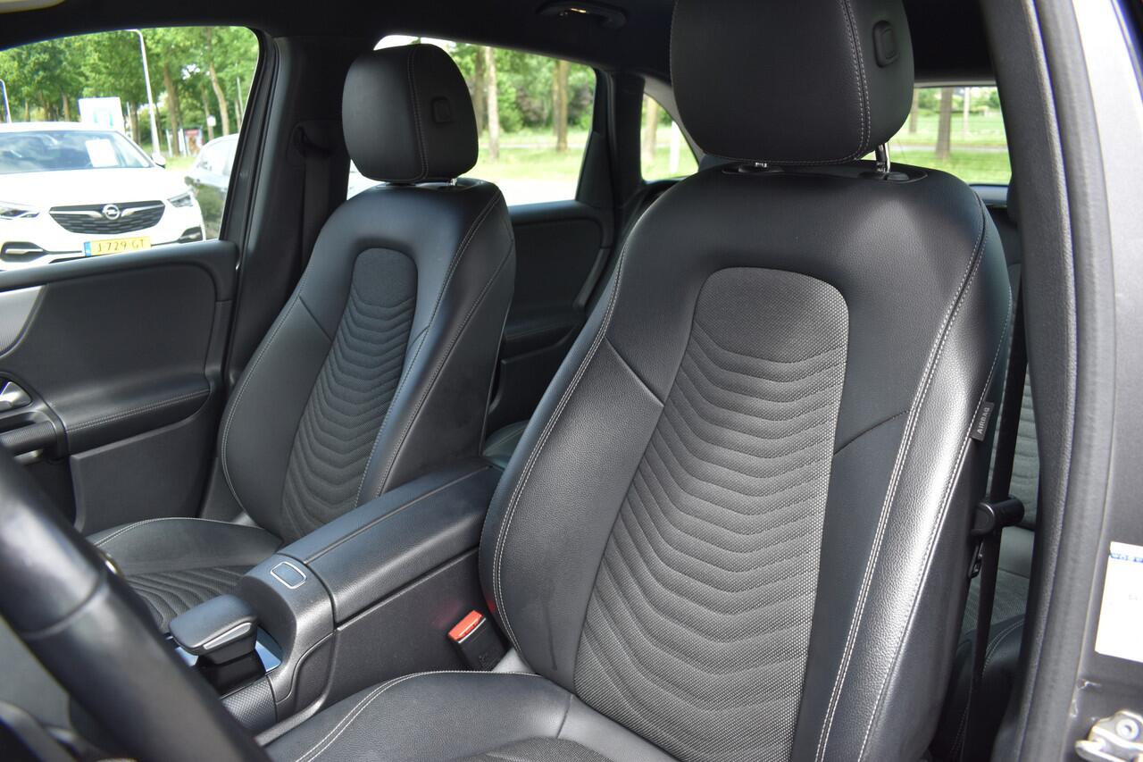Mercedes-Benz B-KLASSE 180 Business Solution Automaat / Airco / Camera / Navigatie / Lane assist / Cruise