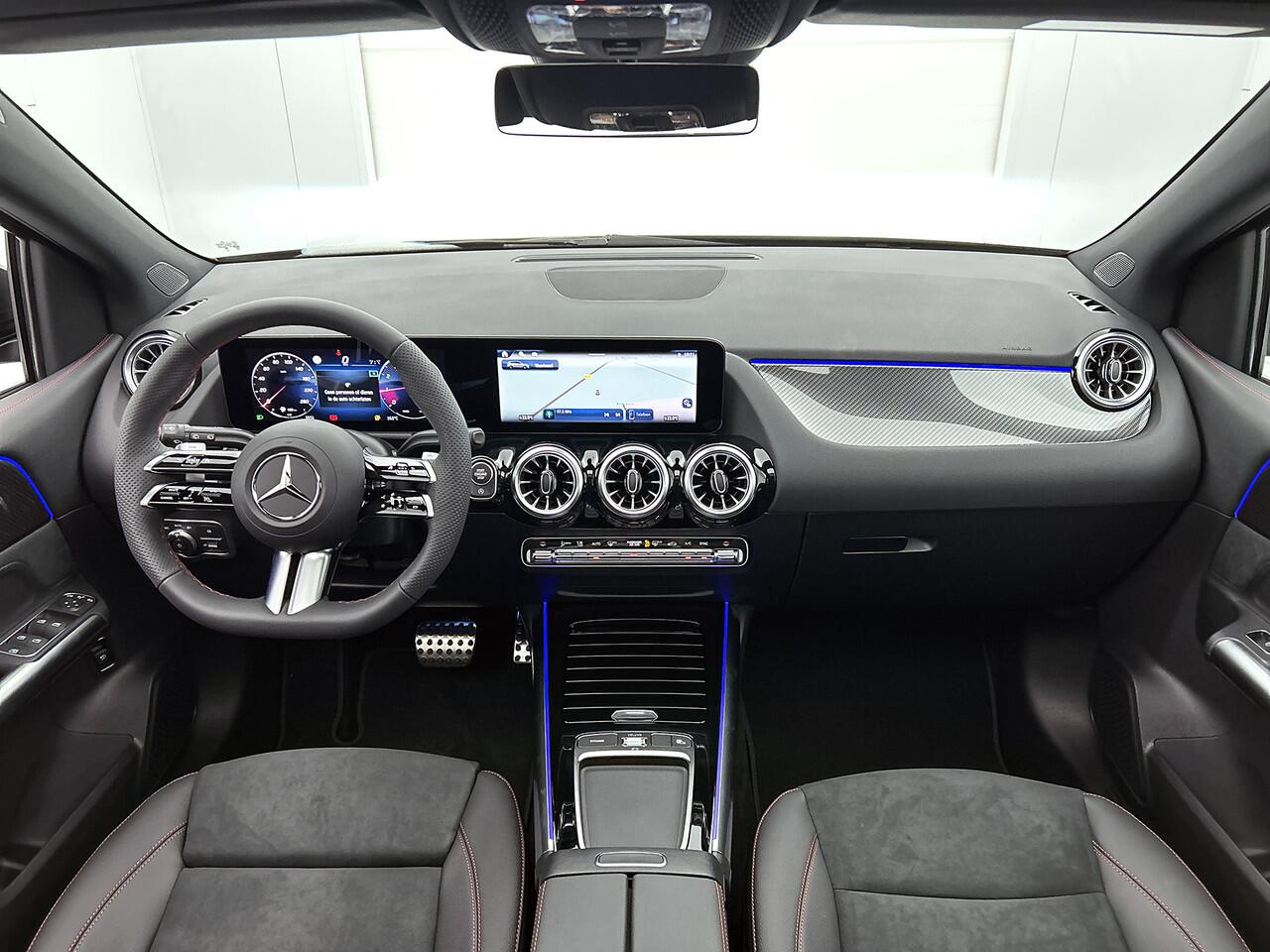 Mercedes-Benz B-KLASSE 180 Business Solution AMG | Nightpakket | Smartphone integratie | Panoramaschuifdak | Stoelverwarming voor | EASY PACK achterklep | Keyless-Go comfortpakket | MULTIBEAM LED |