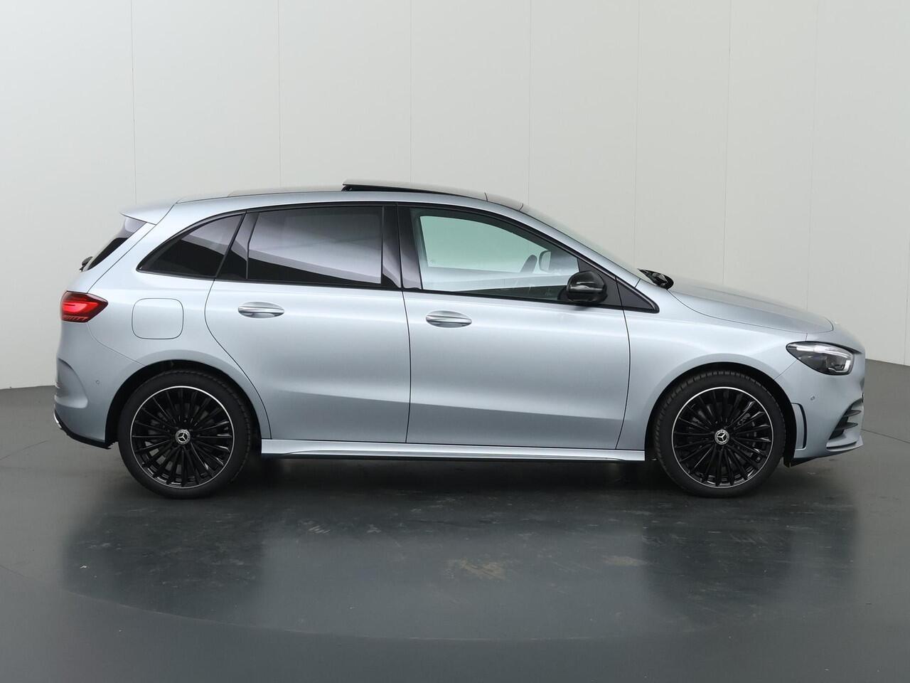 Mercedes-Benz B-KLASSE 250e Business Solution AMG | Panoramaschuifdak | Night | Premium plus pakket | Winter pakket | Trekhaak | Head-up display |