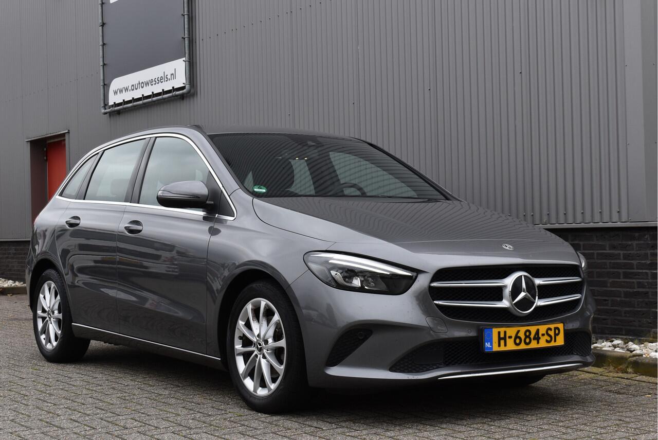 Mercedes-Benz B-KLASSE 180 Premium Automaat, Widescreen, Stoelverwarming, Sportstoelen, Navi