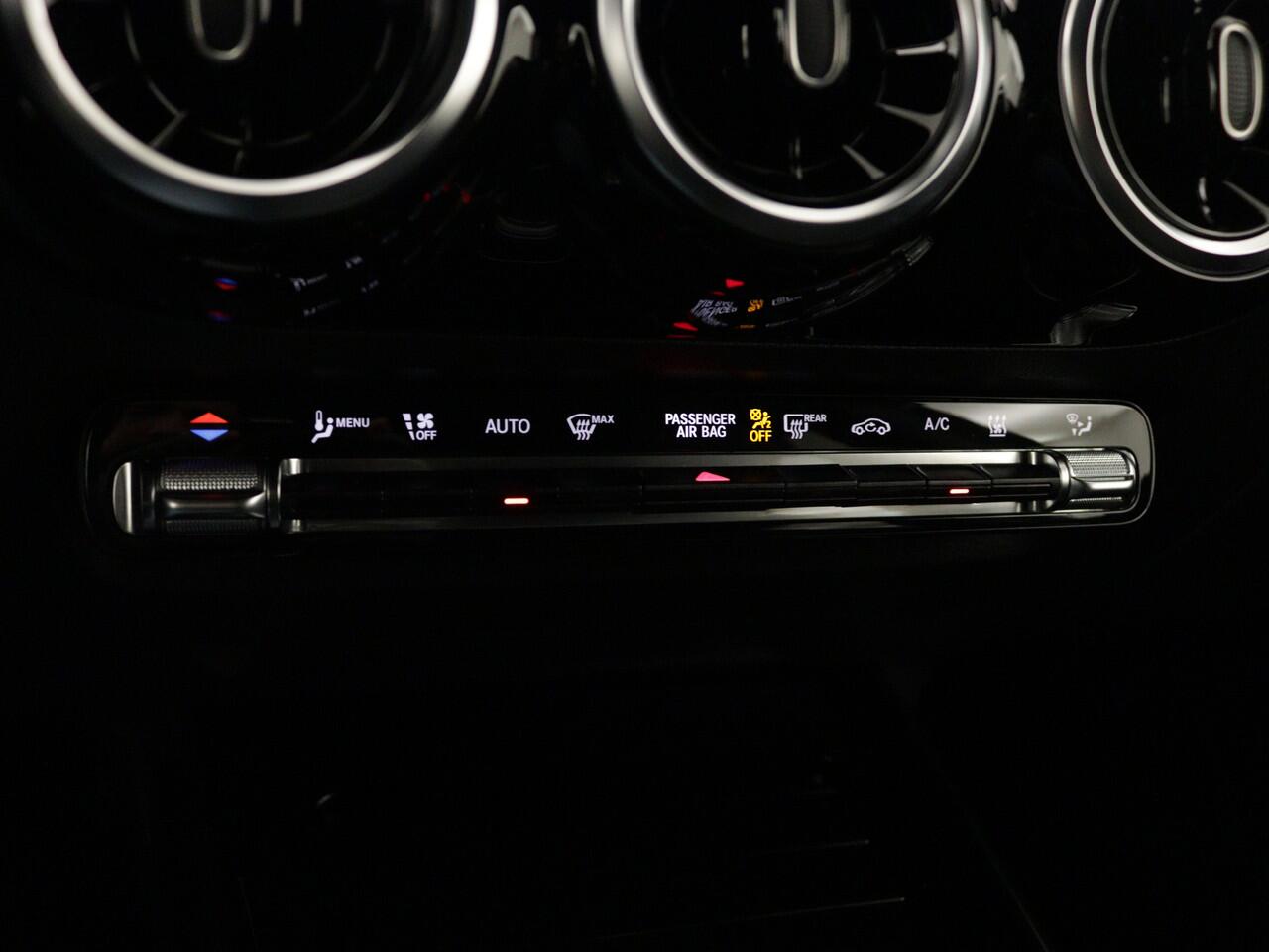 Mercedes-Benz B-KLASSE 250 e Business Line | Zitcomfortpakket | Warmtewerend donkergetint glas achter | USB-pakket plus | EASY PACK achterklep | Dodehoekassistent | Verwarmde stoelen vooraan |