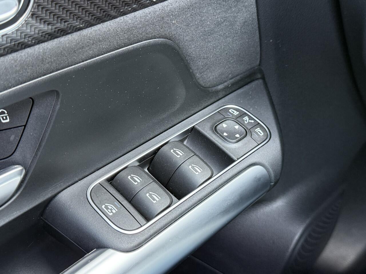 Mercedes-Benz B-KLASSE 200 AMG Line | Pano | Trekhaak | Memory | Camera | LED | DAB+