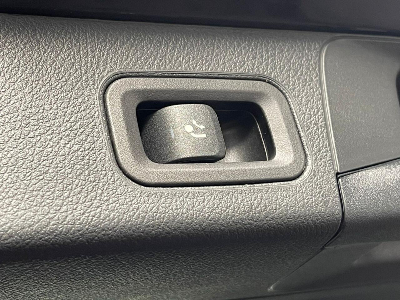 Mercedes-Benz B-KLASSE 180 Bus. Sol. AMG