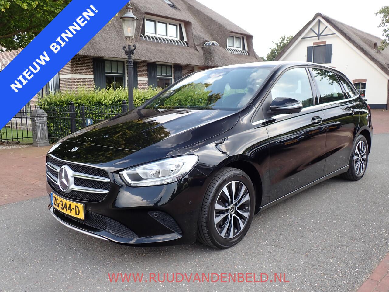 Mercedes-Benz B-KLASSE 180D AUT. SPORTLEER/CAMERA/CARPLAY/DAB/NAVI
