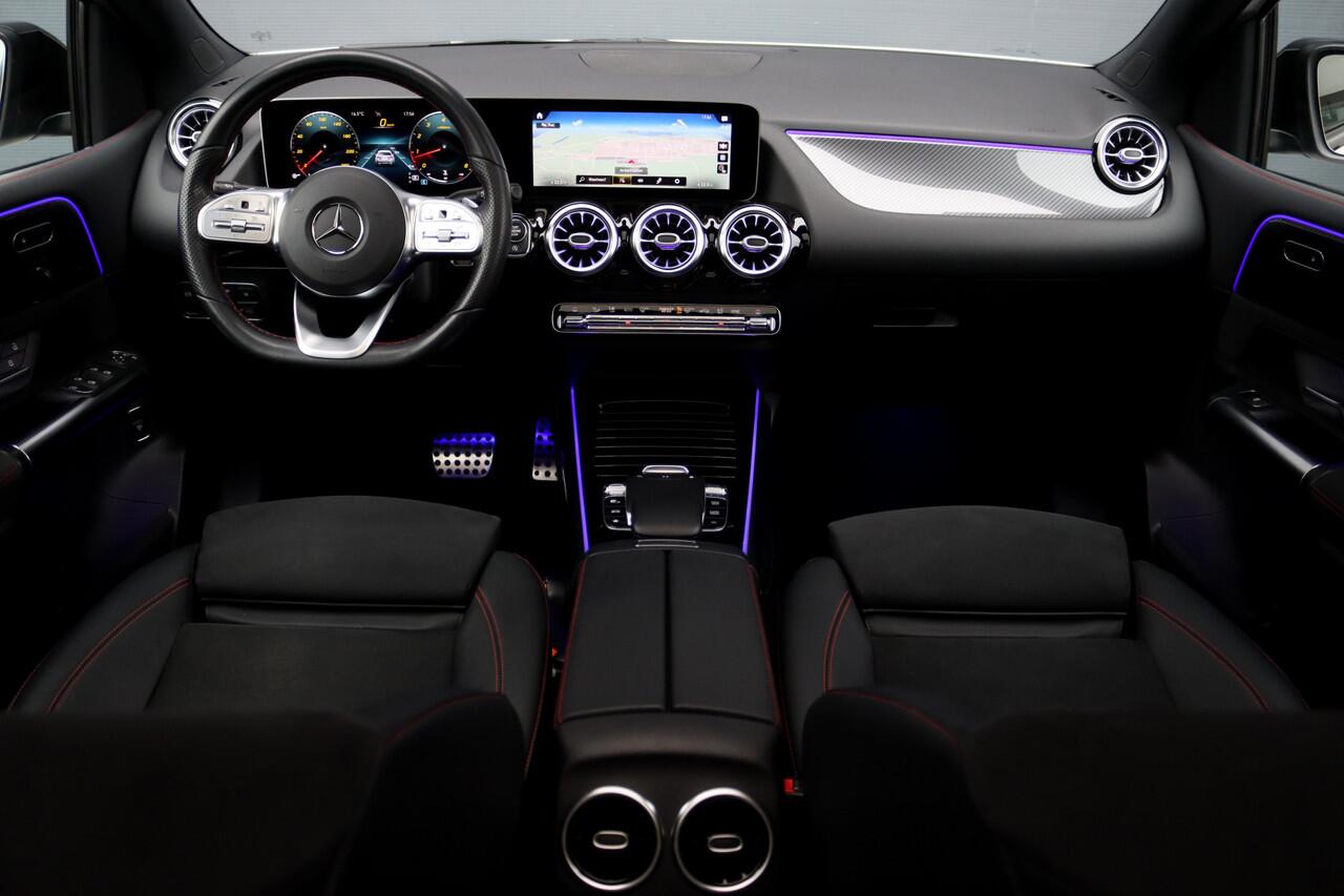 Mercedes-Benz B-KLASSE 220 AMG Line Premium+ | Panoramadak | Augmented Reality | Advanced Sound System | Keyless Go | Cruise Control | Stoelverwarming | Dodehoekassistent | Nightpakket |