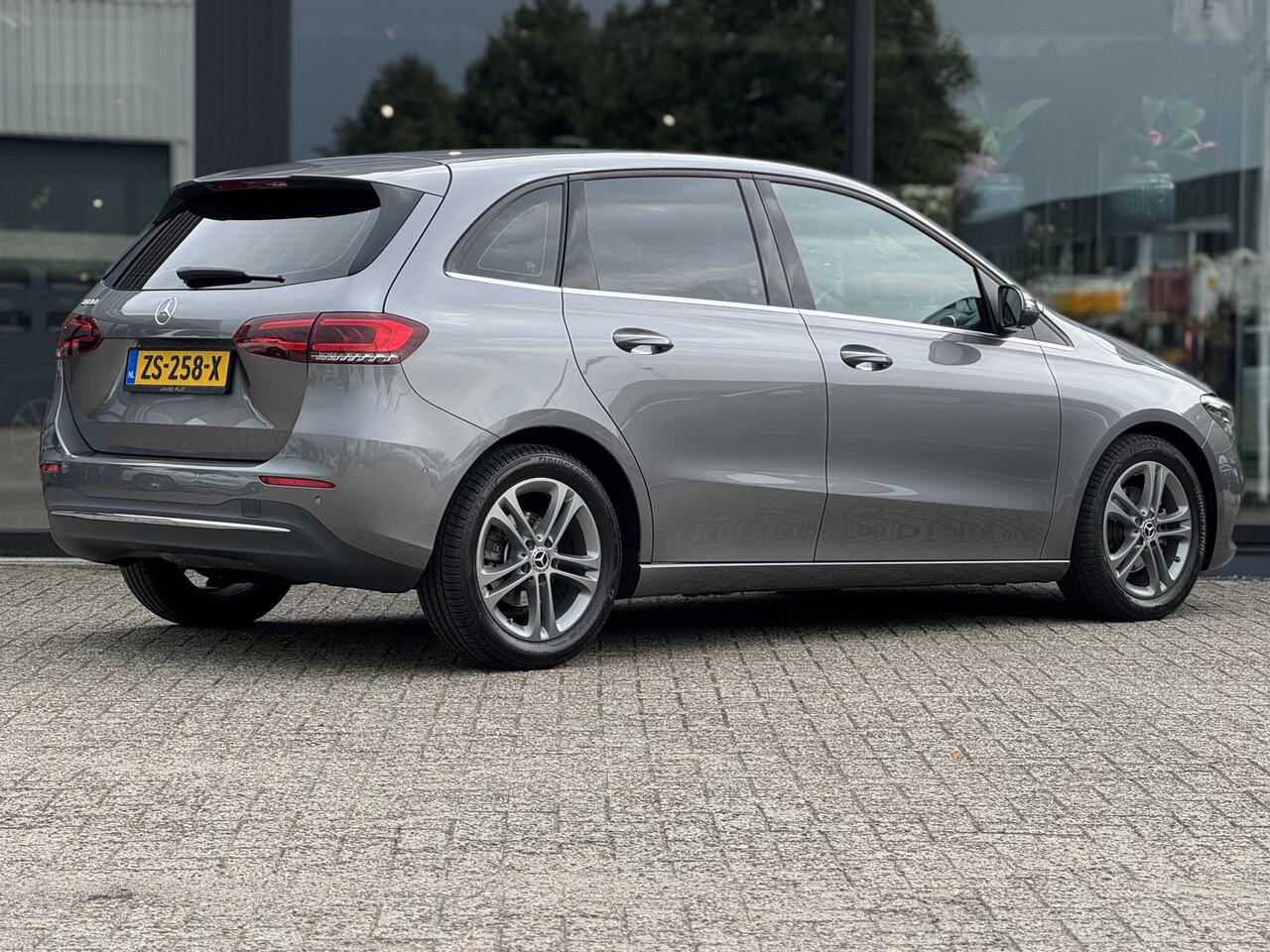 Mercedes-Benz B-KLASSE 180 AUT Business Solution | Camera | Elektrische achterklep | NL-AUTO