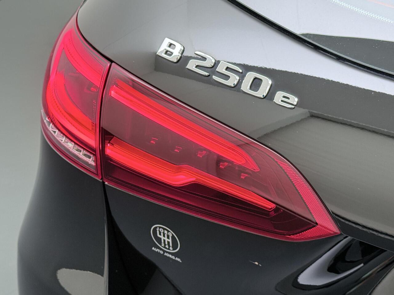 Mercedes-Benz B-KLASSE 250 e Luxury Line SOH 96% | Camera | Navigatie | Stoelverwarming |